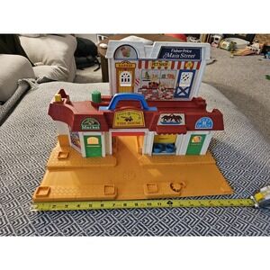 Vintage Fisher Price Main Street 1986 Little People Family Play Set #2500